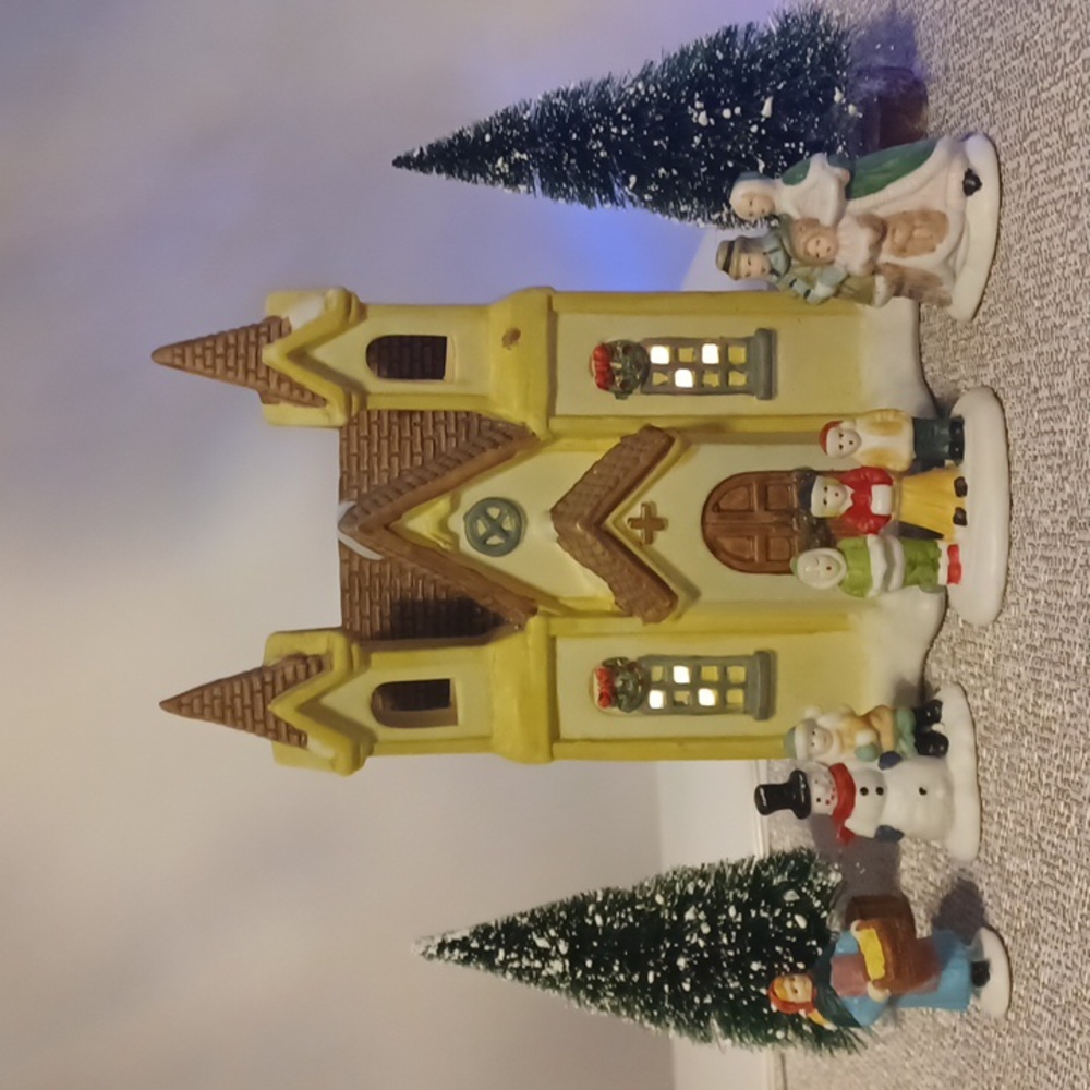 8 Pieces Porcelain Church Christmas Village Building & Little People Accessories